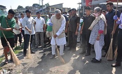 The Governor of Arunachal Pradesh Shri P.B. Acharya along with the State�s First Lady of the State Smt Kavita Acharya participates in the social service under Swachh Bharat Abhiyan at Itanagr and Naharlagun on 12th May 2017.